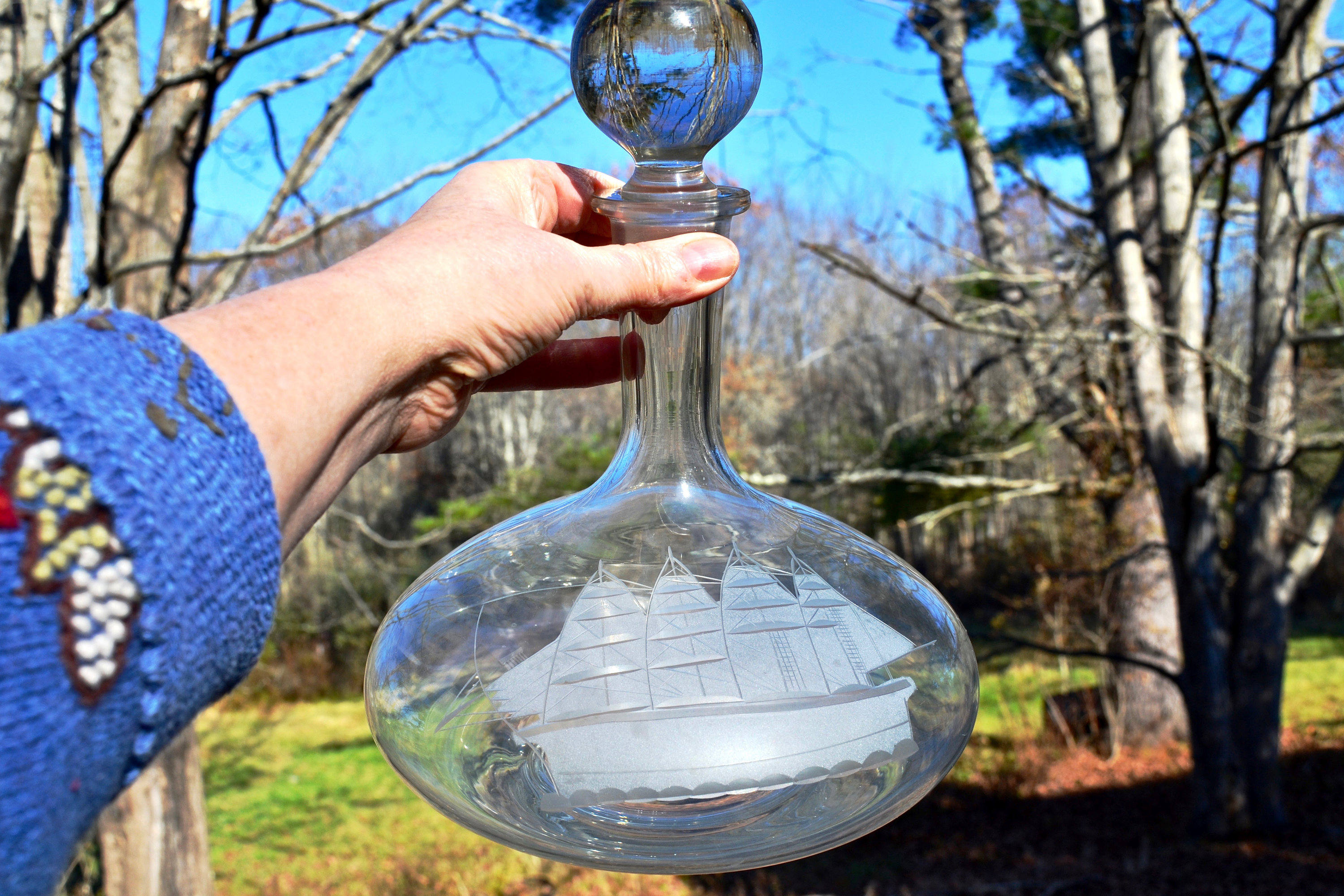 Ships Decanter. Port Decanter with Crystal Stopper. Etched Glass