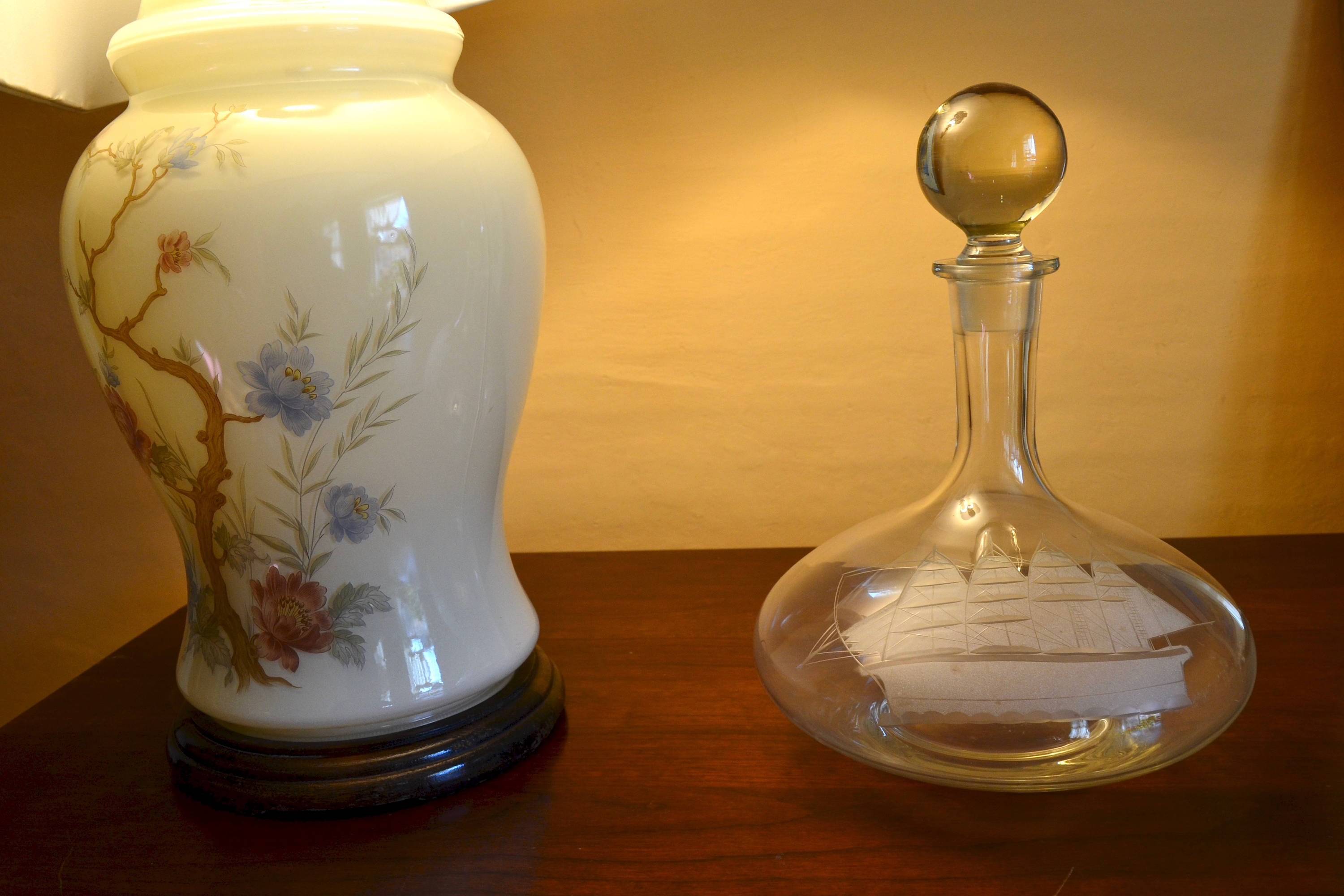 Ships Decanter. Port Decanter with Crystal Stopper. Etched Glass