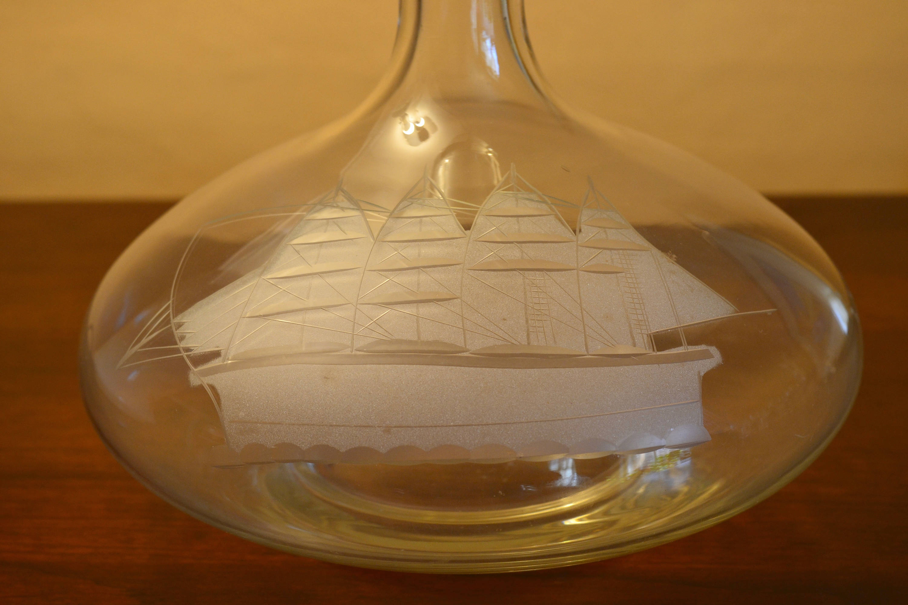 Ships Decanter. Port Decanter with Crystal Stopper. Etched Glass