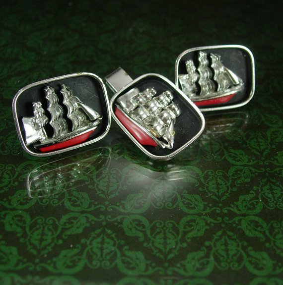 Boutons De Manchette Vintage En Argenté Avec Motif Bateau Voilier - Modèle 1217 - Occasion