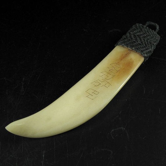 Huge Handcarved bone scrimshaw yan akra Thai Buddha Amulet