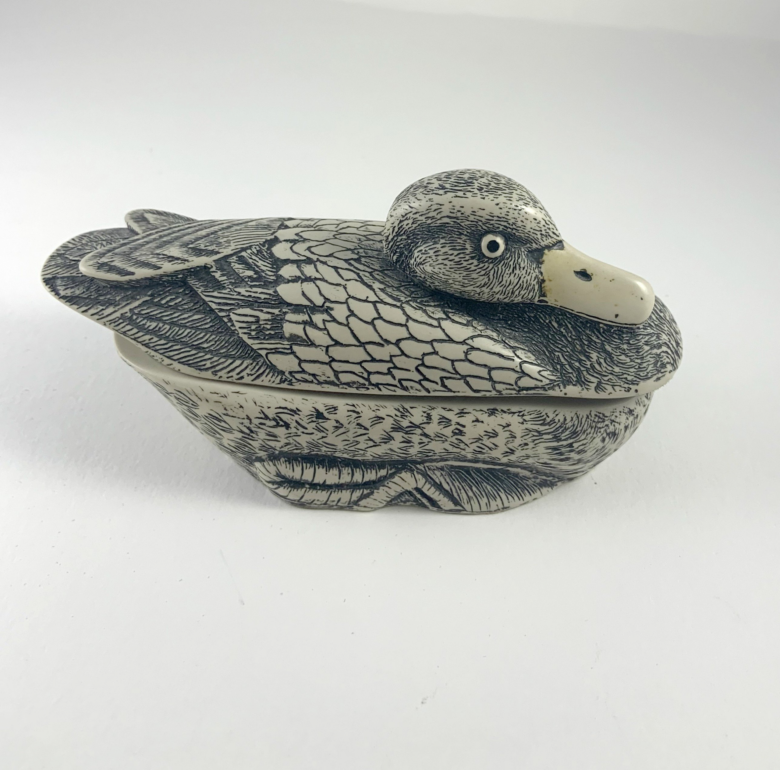 SCRIMSHAW DUCK BOX, Vintage Duck Trinket Box Schooner Chandlery