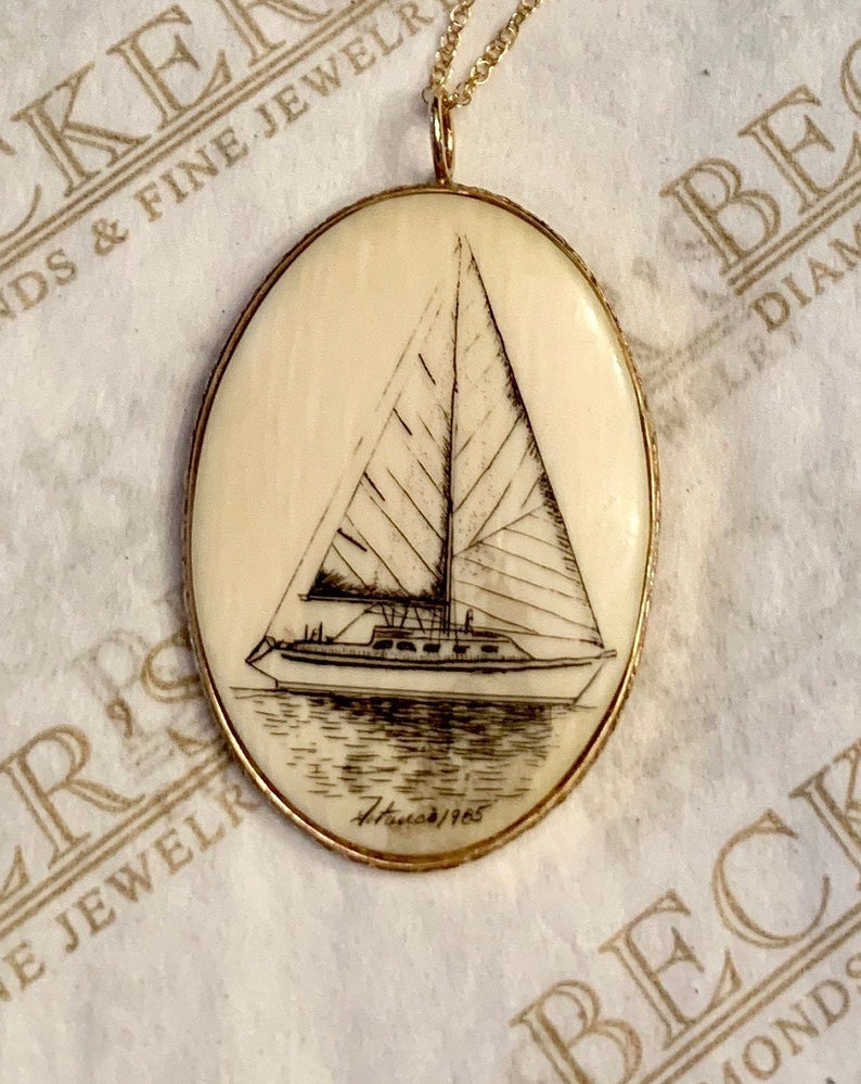 Vintage 14k yellow gold Oval Carved 